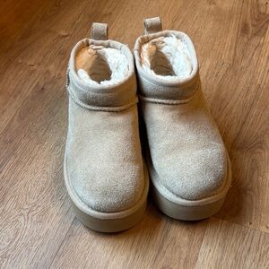 UGG Classic Ultra Mini Platform Boot